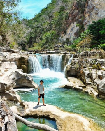 Tour Tanggedu Waterfall Sumba Timur