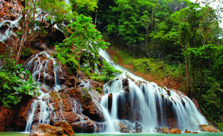 Lapopu Waterfall