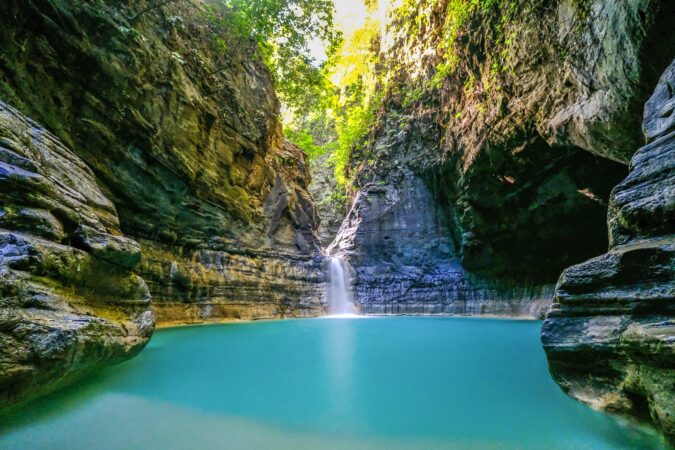 Tour Waimarang Waterfall sumba